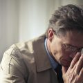 Burnout bei bei älteren Menschen tritt immer häufig auf, gerade bei 50 +