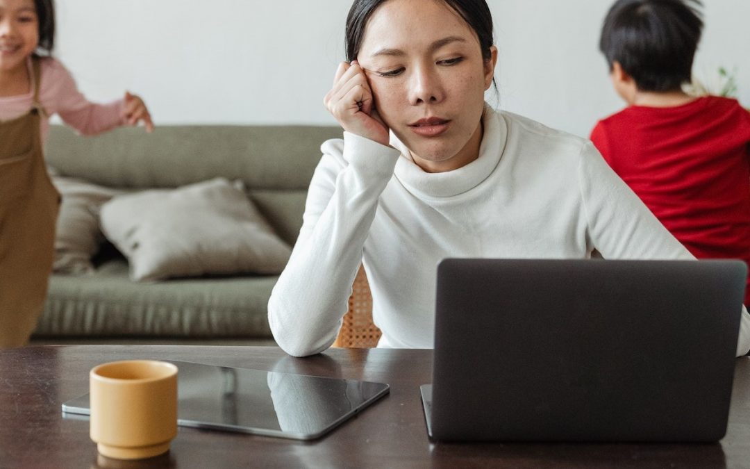 Frauen haben durch die Doppelbelastung von Care-Arbeit und Job einen besonders hohen Mental Load.